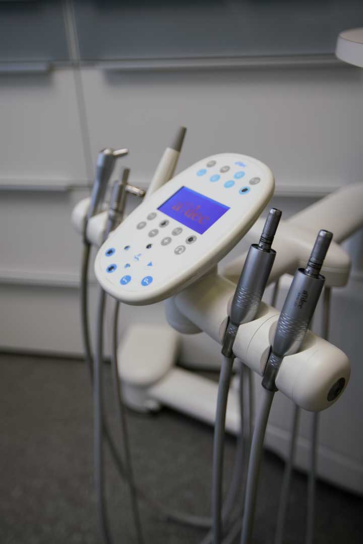 Laboratoire dentaire Vous recherchez un photographe industriel pour des besoins en communication? Nous accompagnons nos clients dans le développement de leur image de marque ! Contactez-moi au Tél. 06 89 577 717