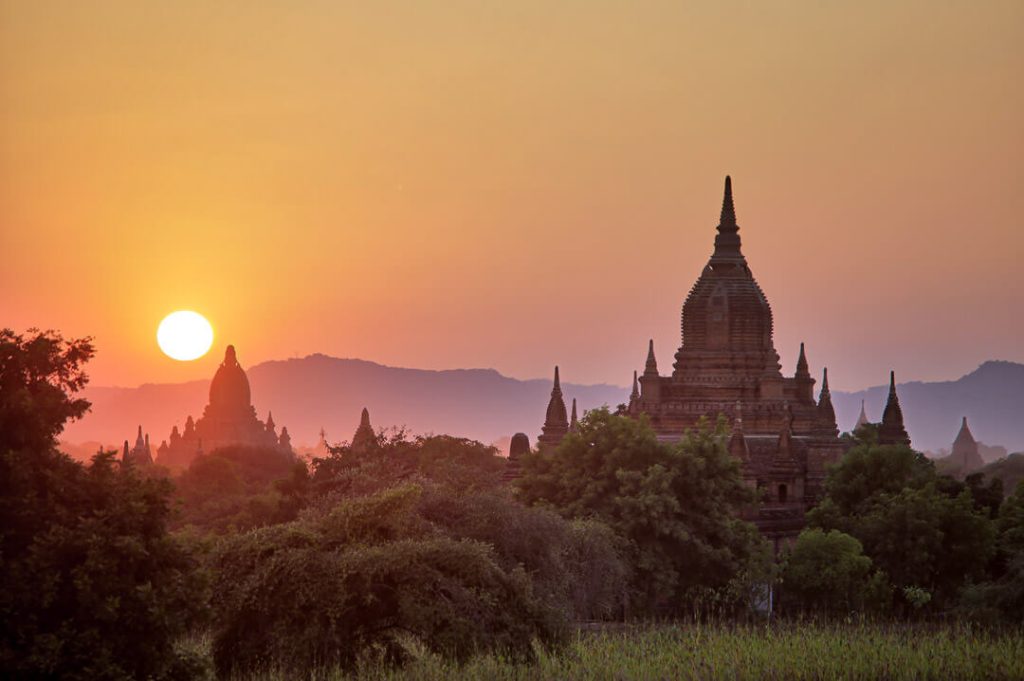 BAGAN, au bord de l'Irrawaddy. Cette incroyable concentration de temples et pagodes aux inspirations birmanes, mais aussi indiennes, font de Bagan le cliché de votre séjour au Myanmar. pour Blog