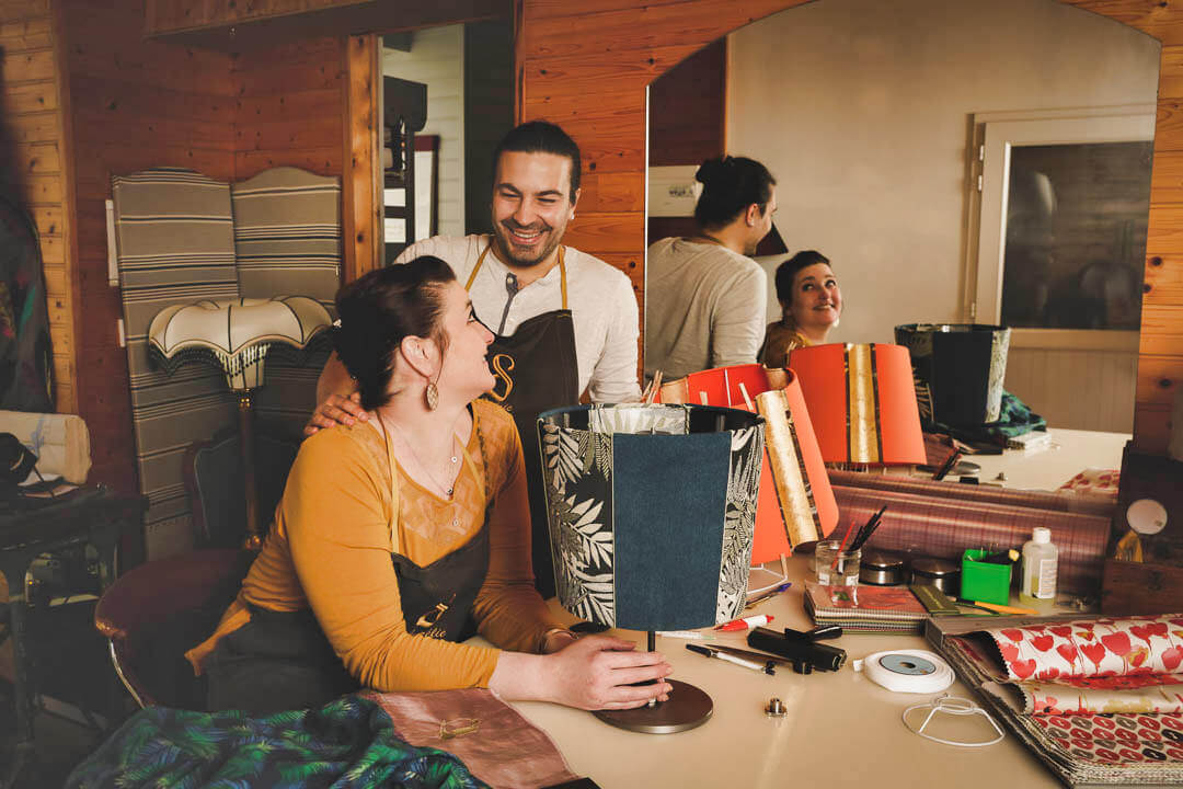 Tapissier décorateur_Photographe_corporate_d'entreprise a Bordeaux en Gironde_Un esprit tourné vers vous-www.photographe-33-Christophe B. travail en couple dans la vie